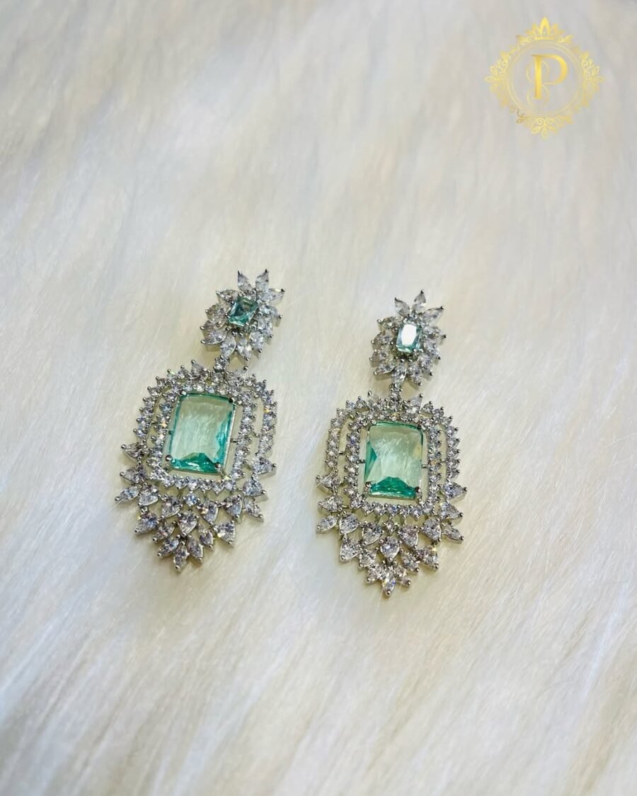 Emerald Radiance Diamond Necklace Set