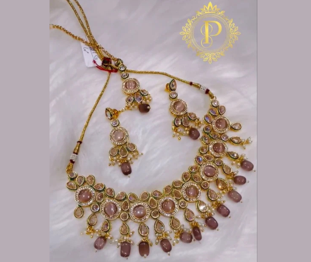 Festive Sparkle: Top Jewellery Trends You Can’t Miss in 2025
